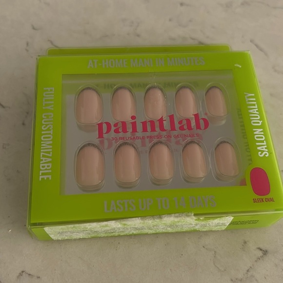 Press on nails - Picture 1 of 5